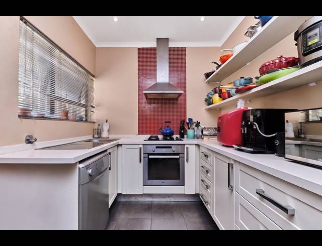 3 BEDROOM HOUSE TO LET IN LONEHILL